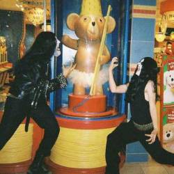 Ubermensch : The Scene Is Fucked